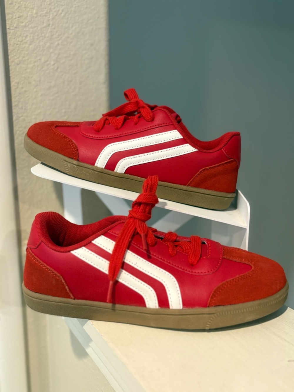Kids' Boston Red Court Sneakers - Cat & Jack Youth Big Kid Size 6 New W/O Tags
